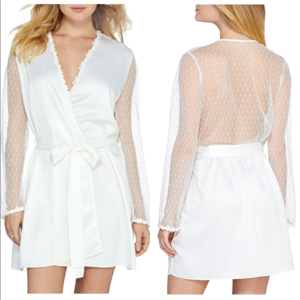 Showstopper Flora Nikrooz Robe